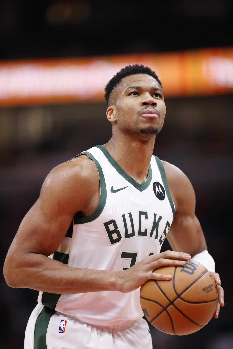 FIFA最新世界排名：西阿法英巴葡荷比德锁定世界杯种子队；中国仍居第93（FIFA世界排名更新：西阿法英巴葡荷比德锁定世界杯种子席位，中国依旧第93位）