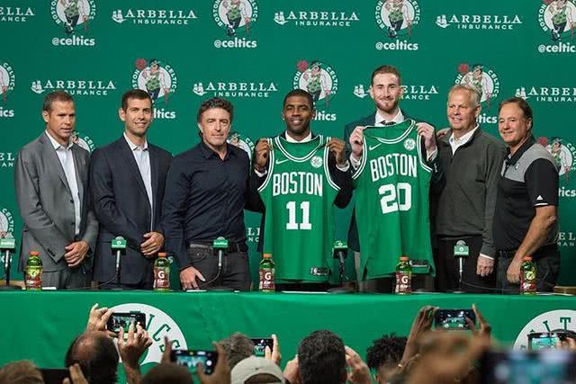 托蒂：有位球迷买年卡只为了看我，知道我不在他直接就不看了（托蒂自曝：有球迷为看我办年卡，我缺席他就不看比赛）