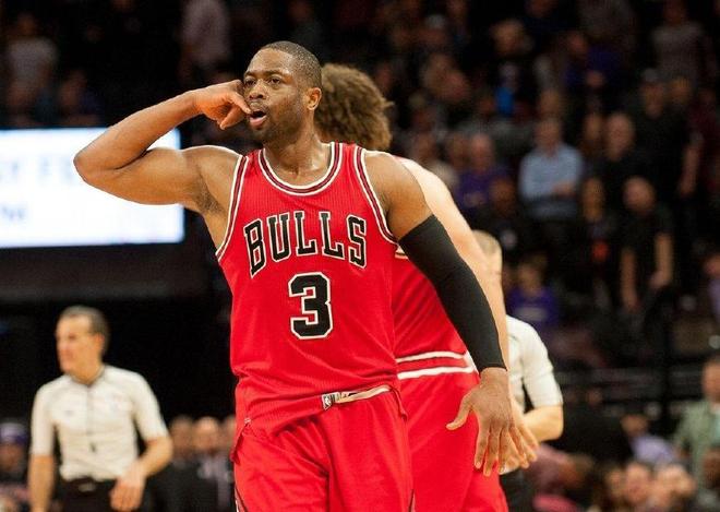 球迷比赛期间骂尤文踢得太烂，斯帕莱蒂回击：你们想怎样？（球迷观赛怒斥尤文表现糟糕，斯帕莱蒂反问：你们还想怎样？）