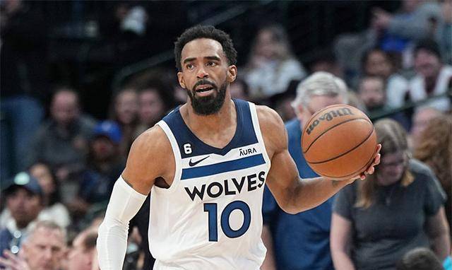 中超官方发2025赛季前四排名走势图：榜首共12次易主（中超公布2025赛季前四走势图：头名位置12次更迭）